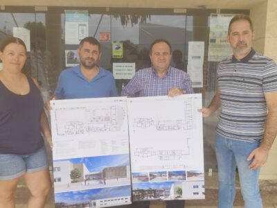 El Ayuntamiento de San Isidro aprobará en Pleno la modificación del proyecto de ampliación del Colegio. El cambio se debe a la necesidad de cimentar a 4 metros de profundidad el nuevo edificio debido al mal estado del terreno que detectó el estudio geotécnico, y supone un incremento de algo más de un millón y medio de euros sobre el presupuesto inicial