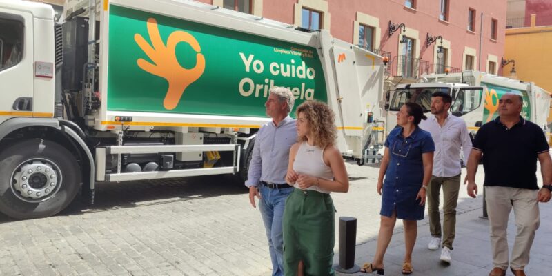 Orihuela refuerza el servicio de recogida de basura con nuevos camiones para la costa