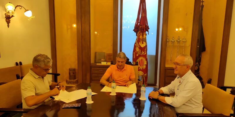 Orihuela da un paso más como Ciudad Universitaria y firma un convenio con la UNED