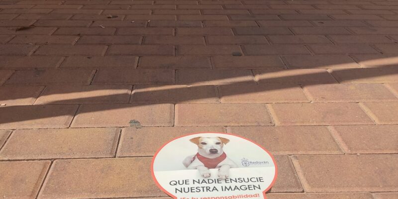 Redován lanza una campaña para fomentar la limpieza viaria