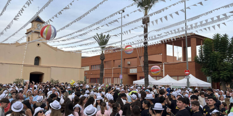 Los Montesinos inicia sus Fiestas Patronales con una gran participación