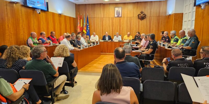 El Ayuntamiento de Orihuela ha celebrado este viernes un simulacro de inundaciones en el marco de la reunión del Centro de Coordinación Operativa Municipal (CECOPAL), coincidiendo con el sexto aniversario de la DANA de 2019 que arrasó la ciudad y toda la Vega Baja.