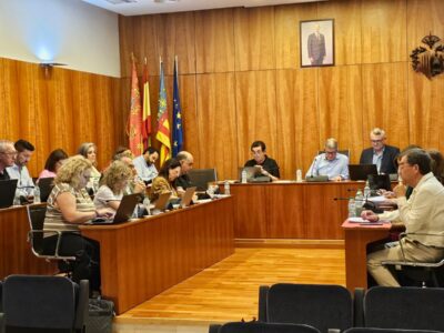 El Ayuntamiento de Orihuela repara una deuda histórica con su plantilla al aprobar definitivamente el Reglamento Regulador de la Carrera Profesional Horizontal que reconoce los derechos del personal municipal