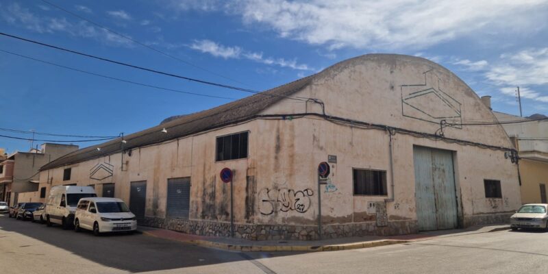 El Ayuntamiento de Cox ha formalizado la adquisición del inmueble que albergará el futuro Museo de Semana Santa, marcando un hito histórico para la cultura, la tradición y el patrimonio del municipio