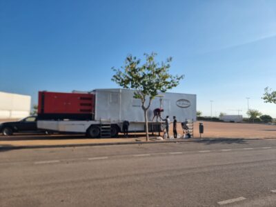 Los feriantes se han ido de Pilar de la Horadada sin montar sus atracciones para las fiestas que el municipio ya celebra en honor a su patrona, la Virgen del Pilar al no llegar a un acuerdo con el equipo de gobierno en cuanto al suministro de luz y otros asuntos