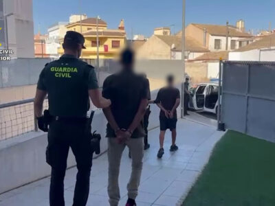 Detienen en Pilar de la Horadada a dos hombres por una agresión con arma blanca en Almoradí