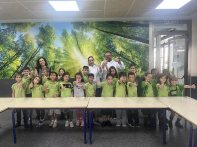 Con motivo del Día Mundial de la Alimentación, el Colegio Público de Hurchillo ha celebrado una jornada especial dedicada a la alimentación saludable, organizada por la Asociación de Padres y Madres del centro y patrocinada por la Diputación Provincial de Alicante dentro del programa Comida Saludable - Sabores de la Tierra.