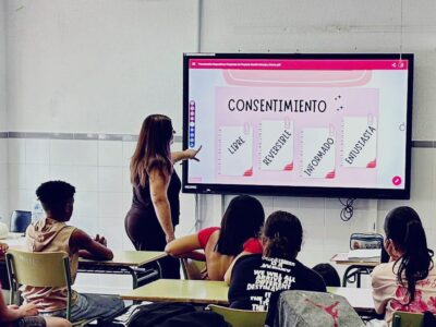 La Concejalía de Juventud del Ayuntamiento de Almoradí, dirigida por Mónica López, ha puesto en marcha un programa de prevención y sensibilización frente al acoso sexual y sexista dirigido a adolescentes del municipio