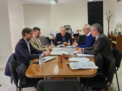 Orihuela ofrece terrenos para construir un nuevo CEIP en la costa