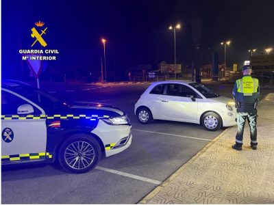 La Guardia Civil investiga a un conductor de 76 años por circular en sentido contrario por la AP-7. Recorrió 17 kilómetros en sentido contrario antes de ser interceptado, se le imputa un delito contra la seguridad vial por conducción temeraria