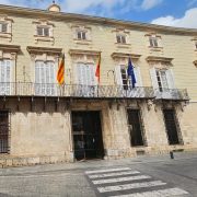 Orihuela activa un contrato de urgencia para la calefacción en los colegios