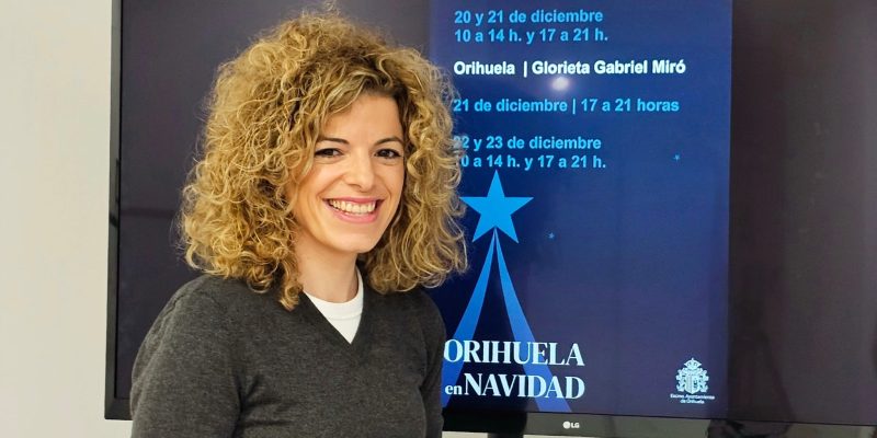 Orihuela recibe a Papá Noel con su aldea navideña