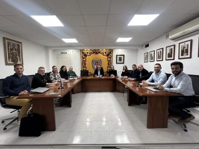 El Pleno del Ayuntamiento de Cox ha aprobado este 22 de diciembre los Presupuestos Municipales de 2026, que alcanzan los 5.984.480 euros y refuerzan una gestión basada en la estabilidad, el rigor y la responsabilidad.