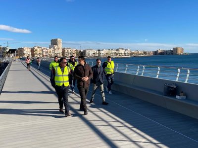 Torrevieja abre el primer tramo de las obras de reparación del Dique de Levante