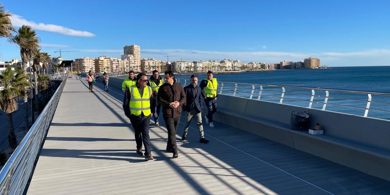 Torrevieja abre el primer tramo de las obras de reparación del Dique de Levante