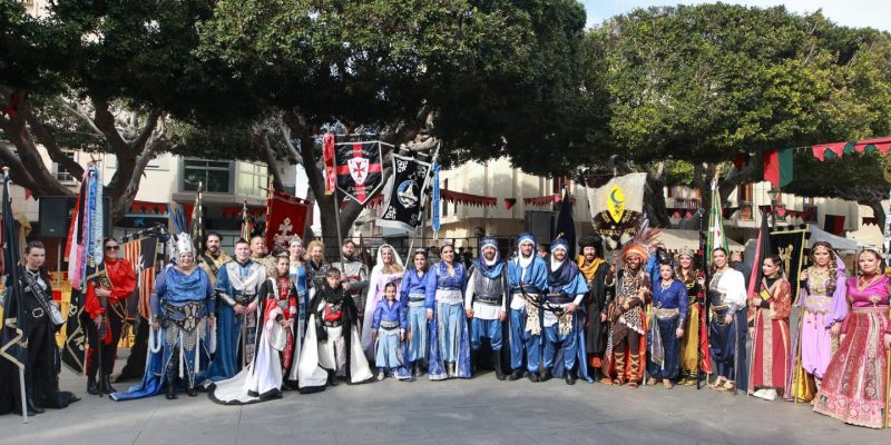 Almoradí ha celebrado este fin de semana su Medio Año Festero y Mercado Medieval con una amplia programación cultural y festiva que ha llenado el municipio de ambiente, música y tradiciones