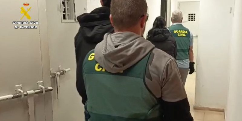 Detienen en Torrevieja a una pareja por 49 estafas y 4 ursurpaciones de identidad