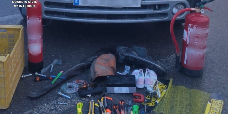 Tres detenidos por robos en una empresa de iluminación de la Vega Baja