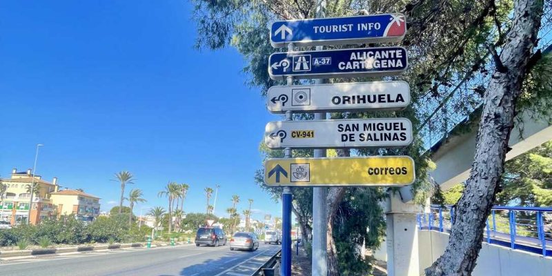 Orihuela renovará la señalética turística de su costa