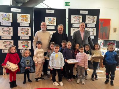 Orihuela entrega los premios del Certamen Escolar 'Las Abarcas Desiertas'