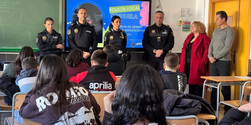 Orihuela previene la violencia de género digital en adolescentes