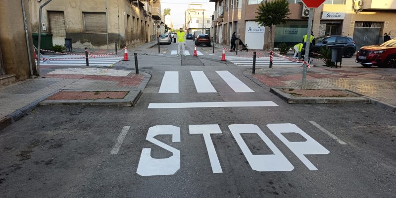 Almoradí mejora la seguridad vial con la actuación en 200 pasos peatonales