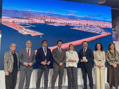 Torrevieja presenta en Fitur su proceso de transformación urbana