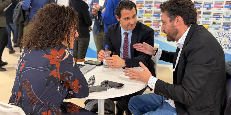 Torrevieja afronta una exitosa primera jornada en Fitur