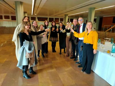 La UNED de Torrevieja firma su adhesión a la Cátedra de Infancia y Adolescencia