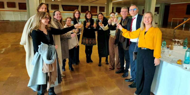 La UNED de Torrevieja firma su adhesión a la Cátedra de Infancia y Adolescencia