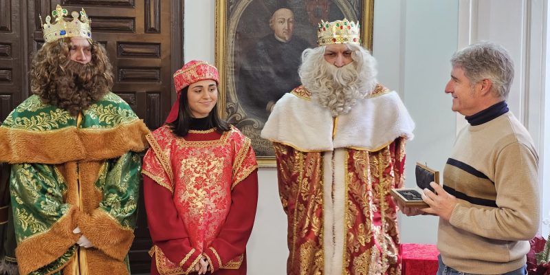 Orihuela entrega las llaves de la ciudad a los Reyes Magos