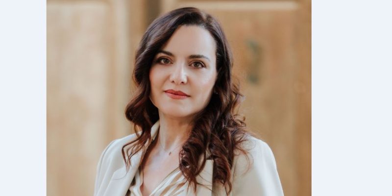 La Asociación de Fiestas de Moros y Cristianos de Orihuela nombra Armengola a Pilar Hernández Gutiérrez perteneciente a la comparsa Contrabandistas, que toma el relevo a Ana Belén Navarro