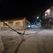 El PSOE de Orihuela denuncia la inacción municipal tras la caída de cables eléctricos en El Mudamiento