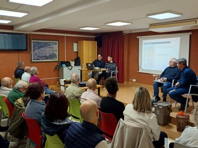 Los Montesinos refuerza su compromiso ambiental con el "puerta a puerta"