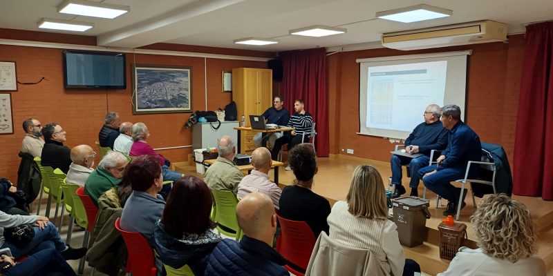 Los Montesinos refuerza su compromiso ambiental con el "puerta a puerta"