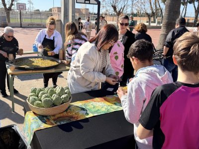 Más de 200 alumnos del colegio de San Bartolomé celebran el día de la alcachofa
