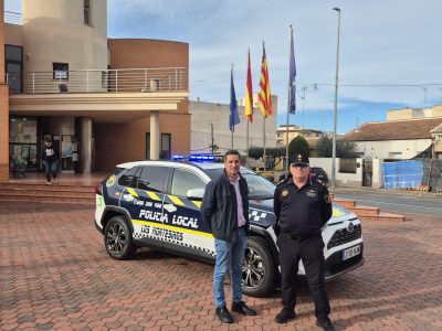 Los Montesinos adquiere un nuevo vehículo para su Policía Local