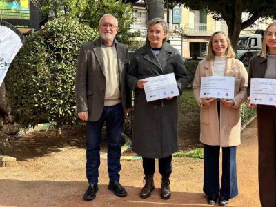 Orihuela entrega los premios del II Concurso de Escaparates de Navidad