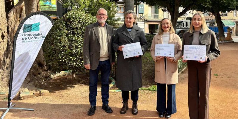 Orihuela entrega los premios del II Concurso de Escaparates de Navidad